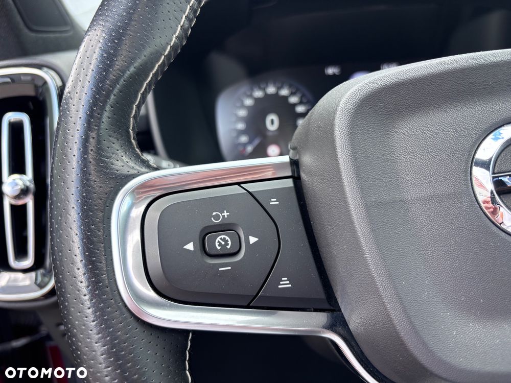 Volvo XC 40 D3 SCR R-Design - 19