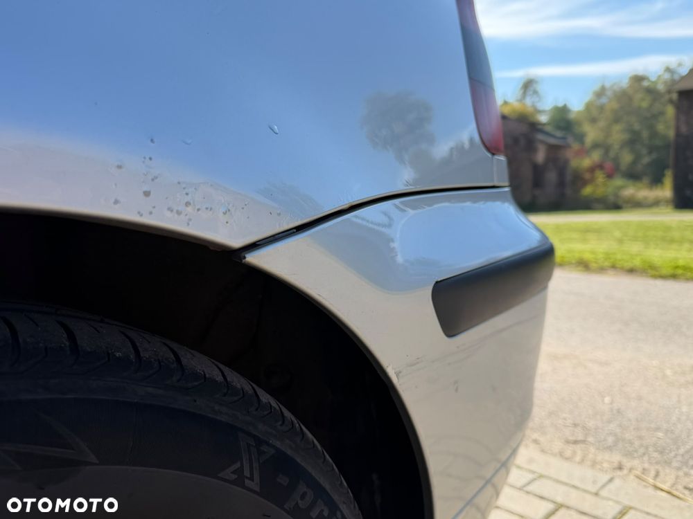 BMW Seria 3 320td - 24