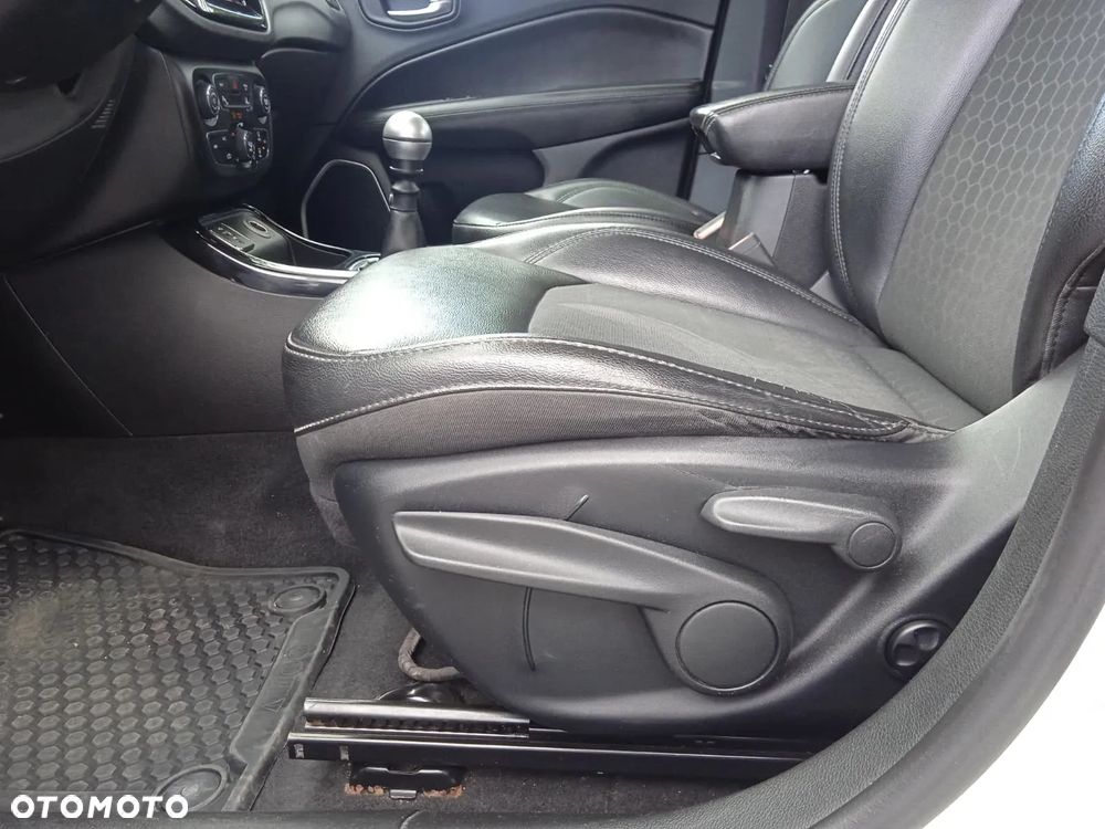 Jeep Compass 1.4 TMair Night Eagle FWD S&S - 33