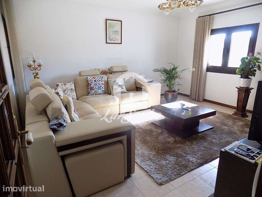 Moradia M6 c/ garagem fechada e jardim localizada na zona PRIME da ... - Grande imagem: 5/20