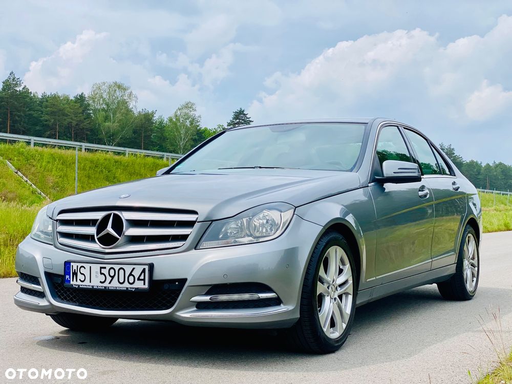 Mercedes-Benz Klasa C 180 CGI BlueEff Avantgarde - 23