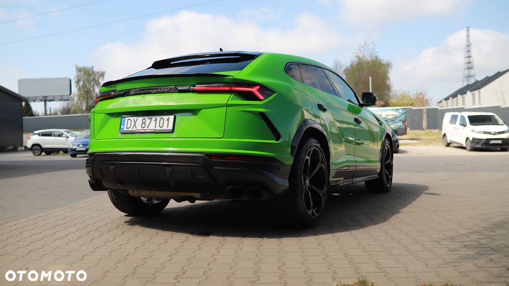 Lamborghini Urus Standard - 3