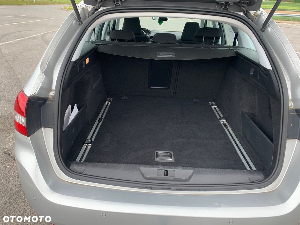 Peugeot 308 BlueHDi FAP 150 Stop&Start Automatik Allure - 9