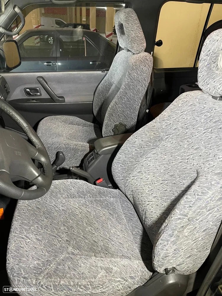 Mitsubishi Pajero 2.8 TD GLS ABS - 36