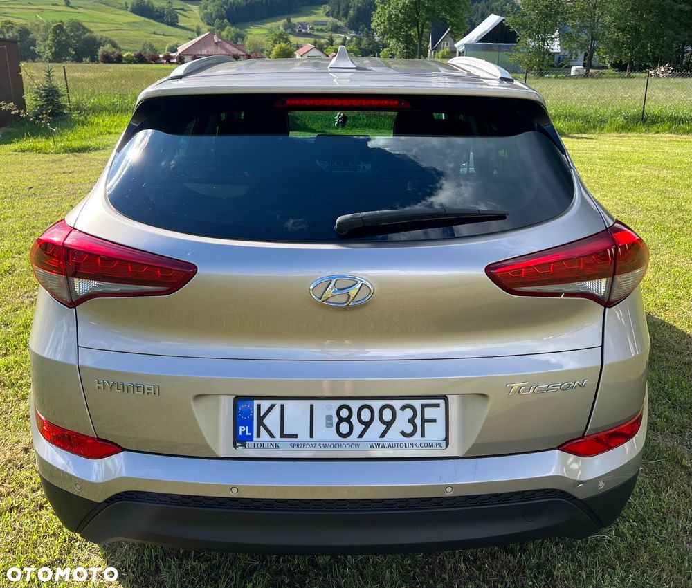 Hyundai Tucson 1.7 CRDI BlueDrive Style 2WD - 2
