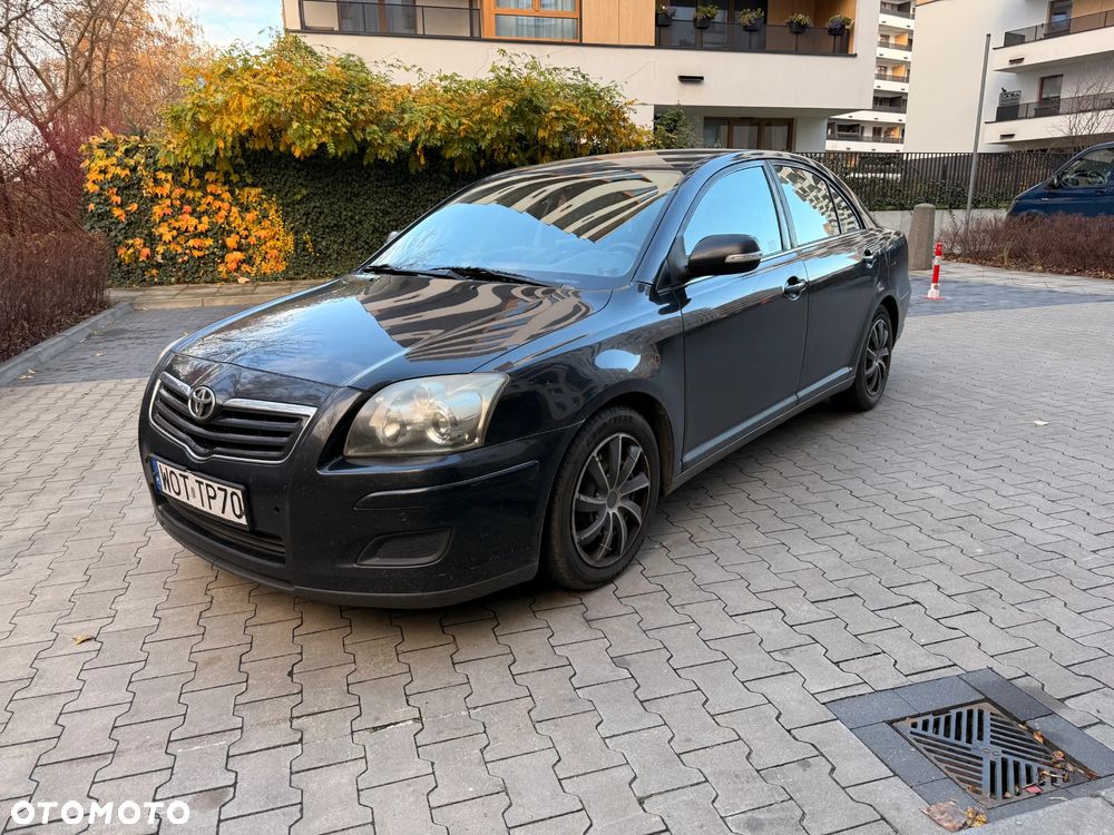 Toyota Avensis 1.8 VVT-i Sol - 1