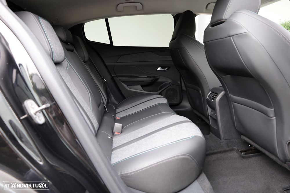 Peugeot 408 180 e-EAT8 Allure - 59