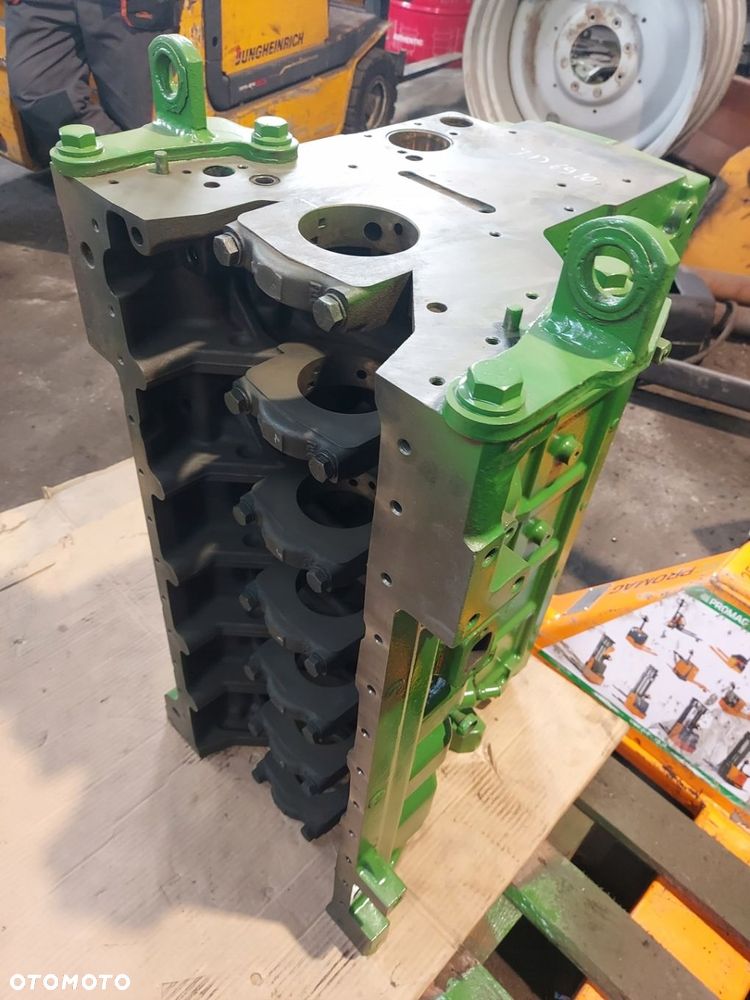 BLOK SILNIKA R119565D JOHN DEERE 6910 2000R