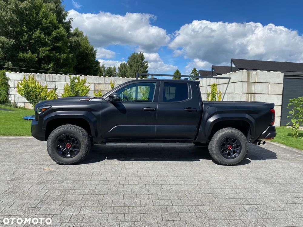 Toyota Tacoma - 16