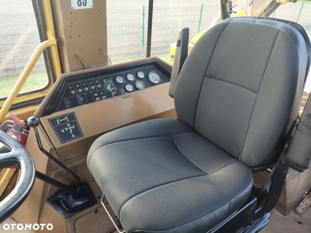 Caterpillar 428B , KOPARKO-ŁADOWARKA  , NOWE OPONY , Z FIRMY PAŃSTWOWEJ , STAN SUPER - 28