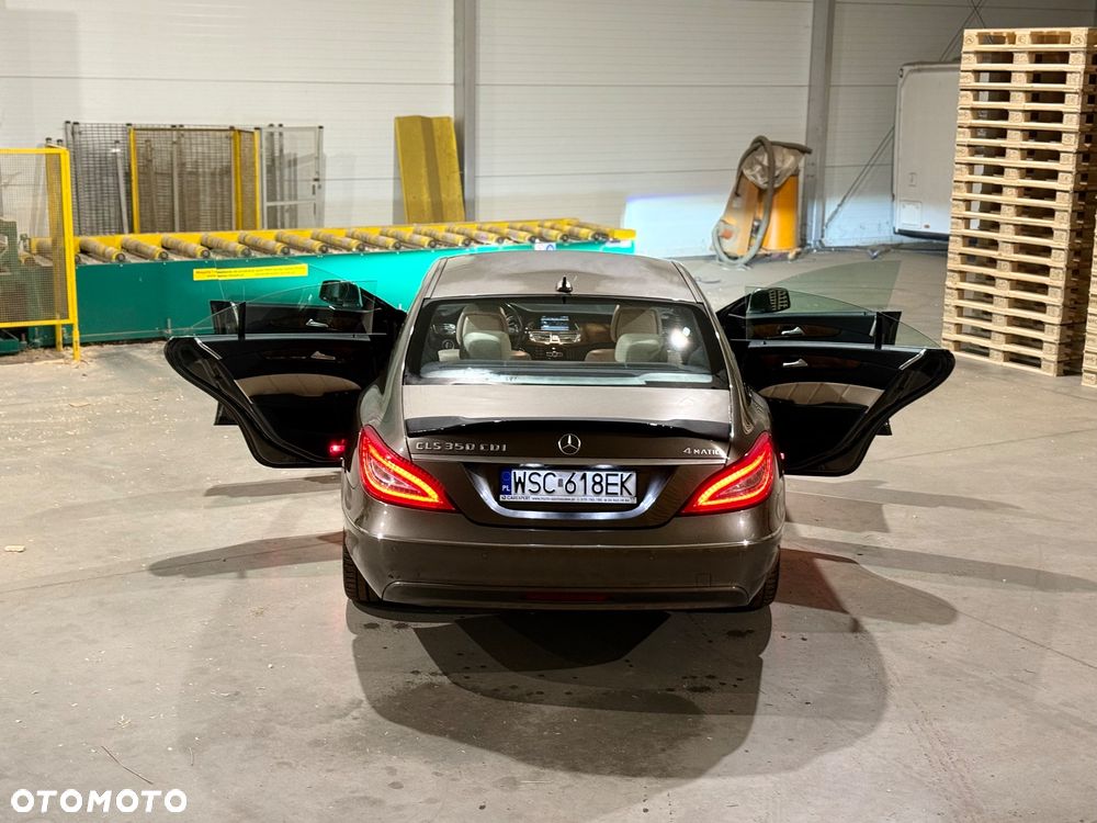 Mercedes-Benz CLS - 30