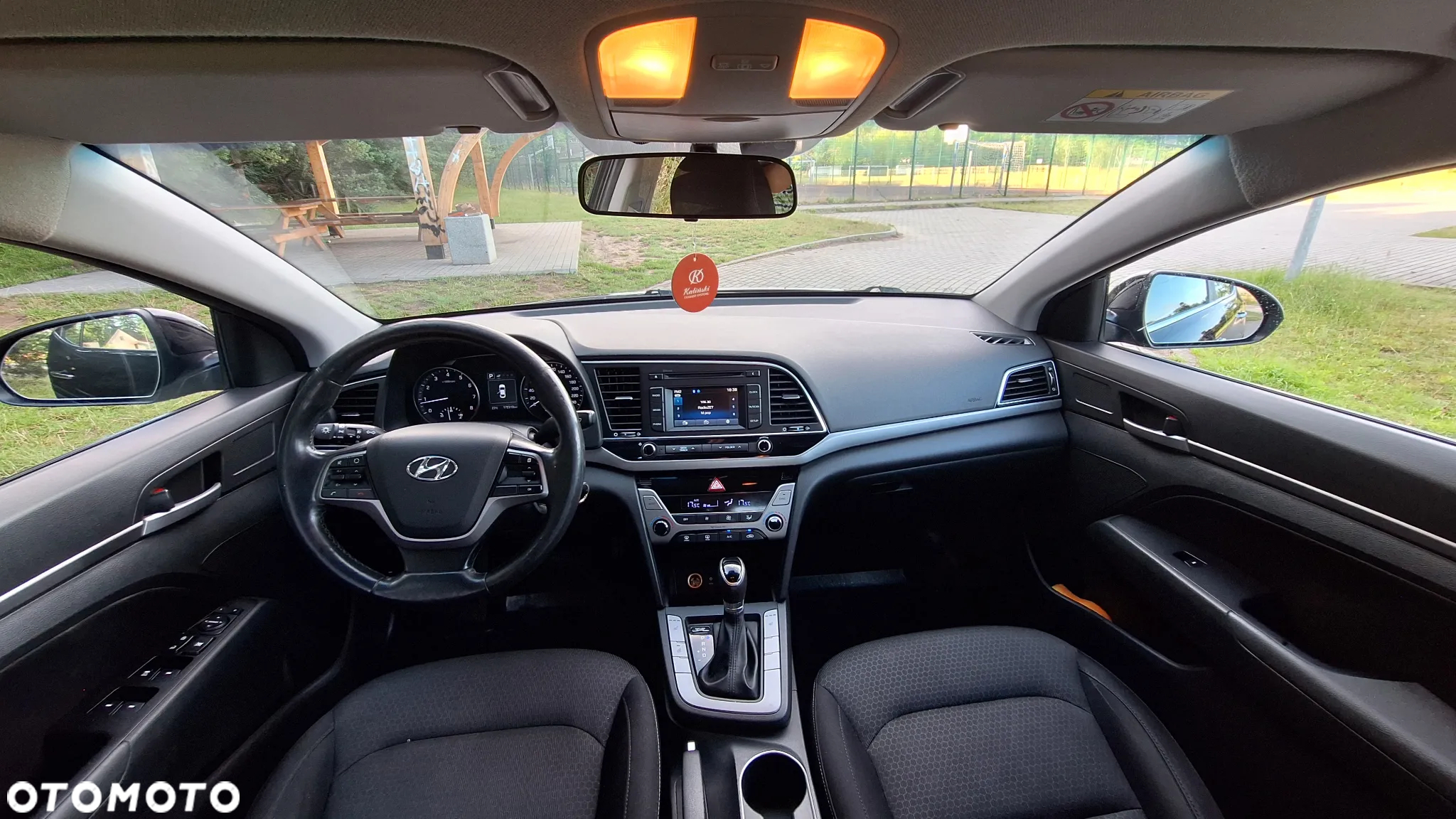 Hyundai Elantra - 2