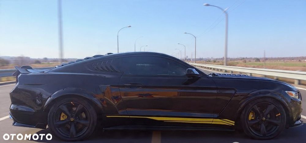 Ford Mustang - 8
