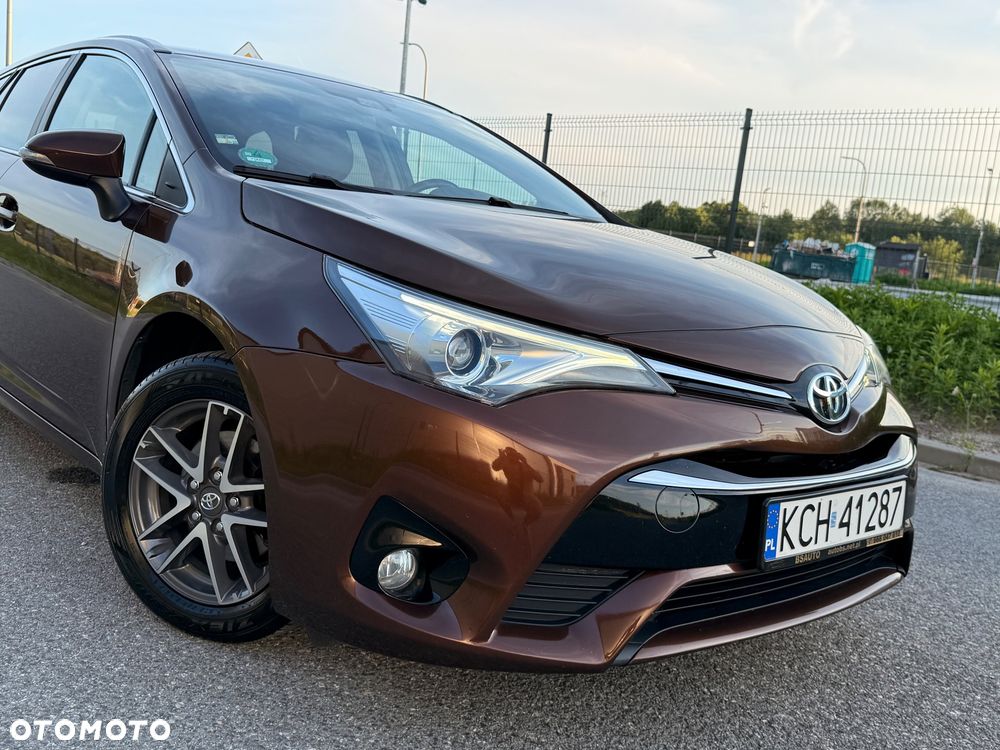 Toyota Avensis 1.8 Selection - 12
