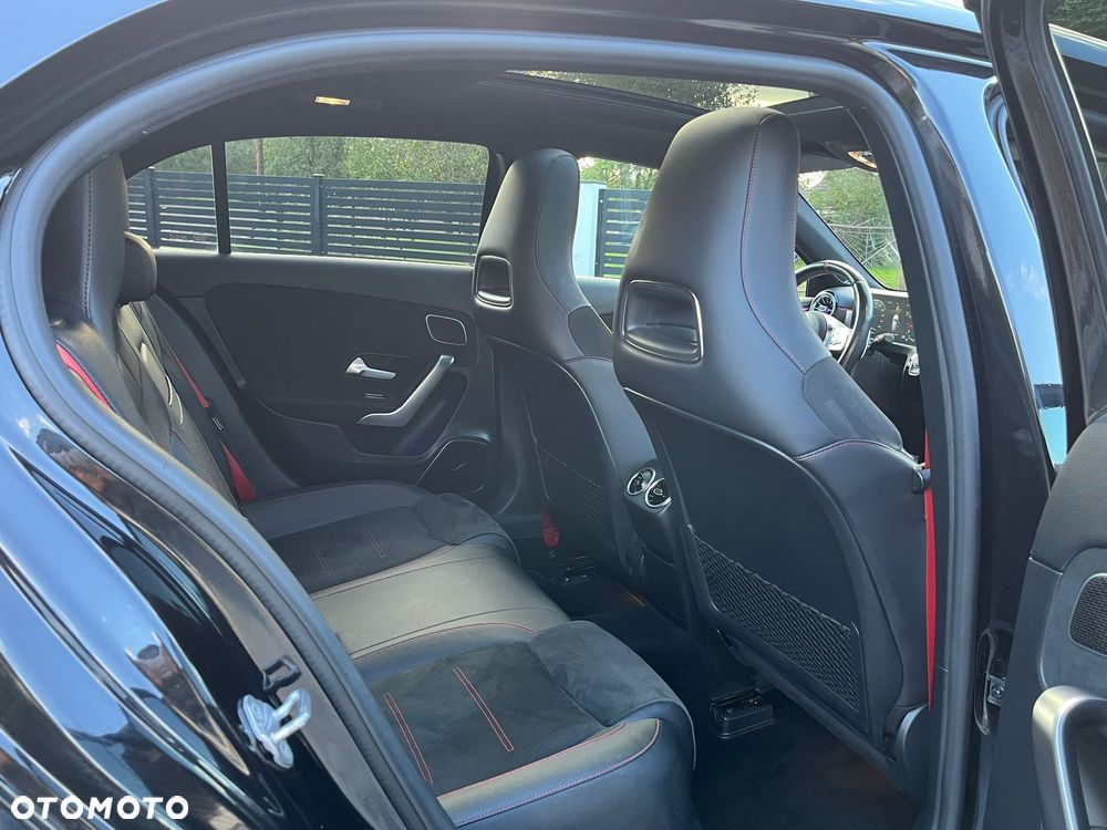 Mercedes-Benz Klasa A AMG 35 4Matic AMG Speedshift DCT 7G - 19