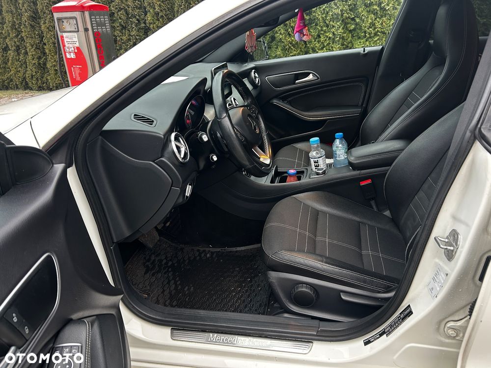 Mercedes-Benz CLA 220 d 7G-DCT Peak Edition - 14