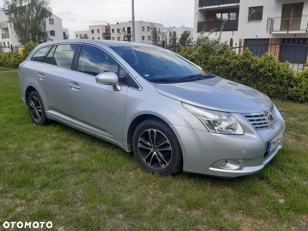 Toyota Avensis 2.0 D-4D Premium - 2