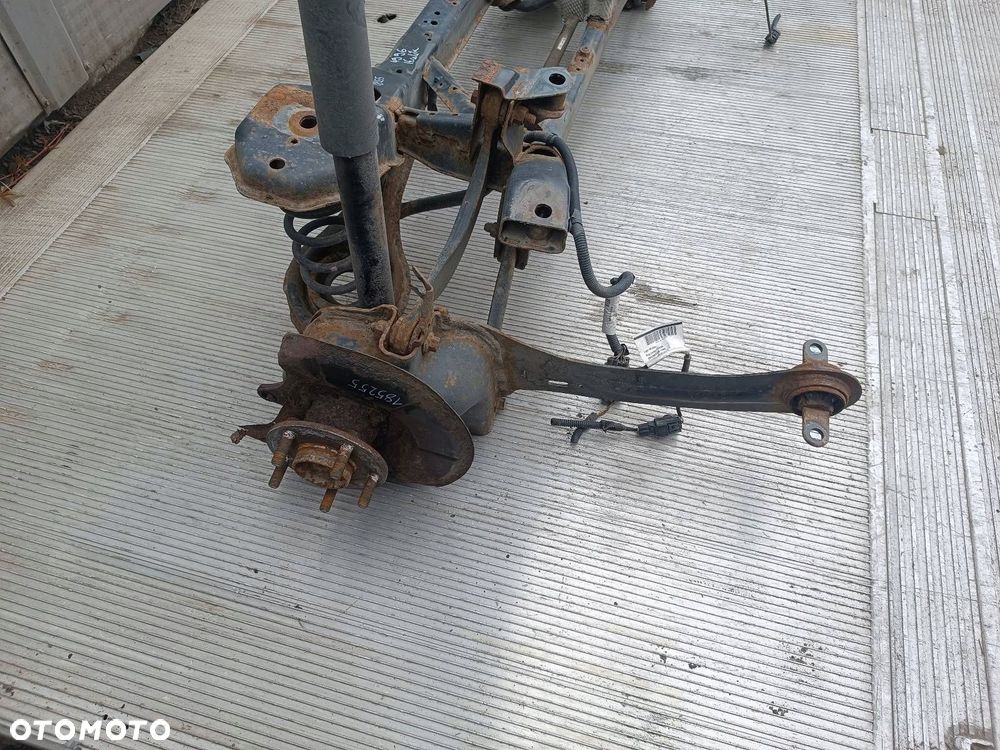 BELKA OŚ ZAWIESZENIA TYŁ VOLVO C30 - 4