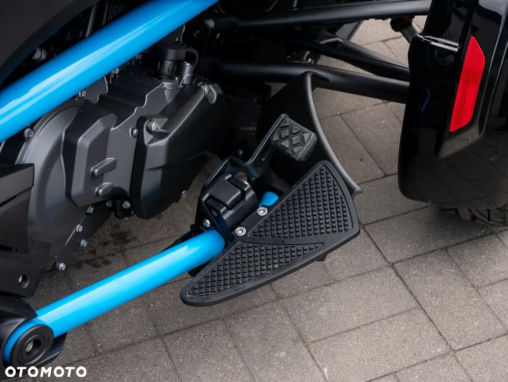 Can-Am Spyder - 18