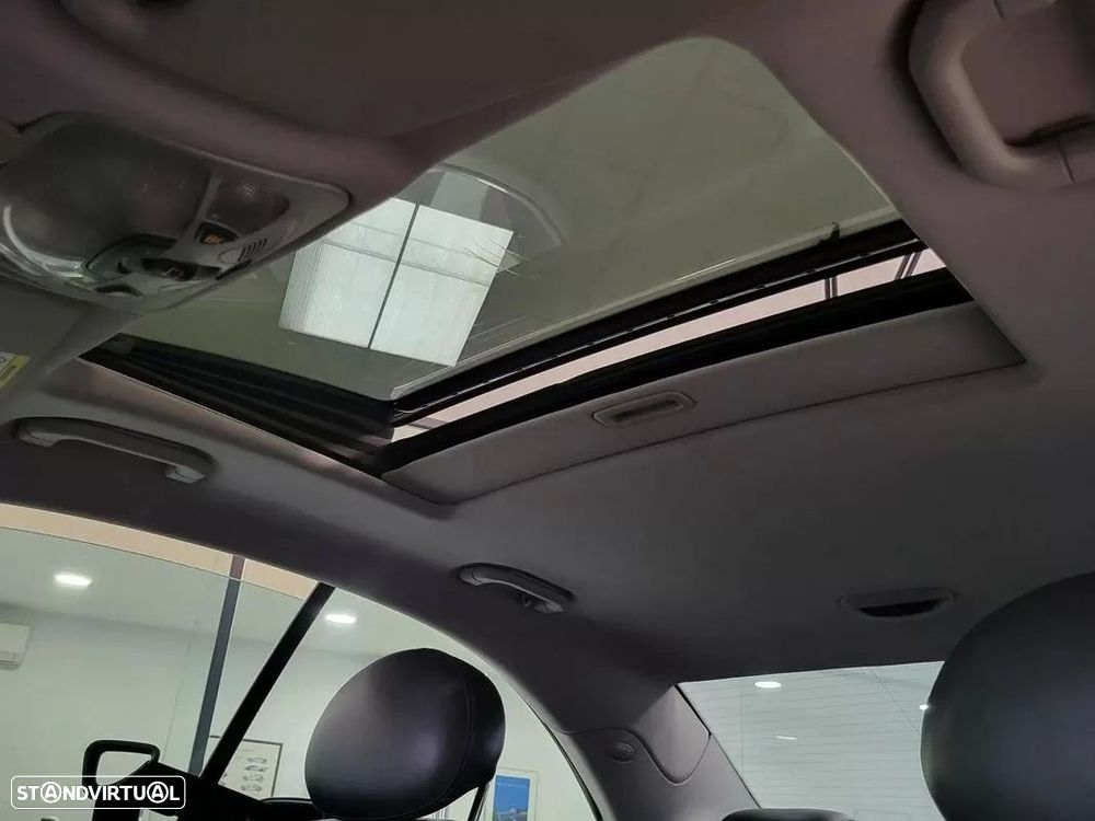 Mercedes-Benz CLK 200 K Avantgarde Aut. - 28