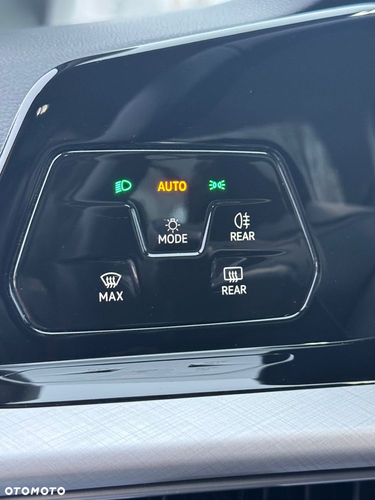 Volkswagen Golf 1.5 TSI BMT Evo Comfortline DSG - 19