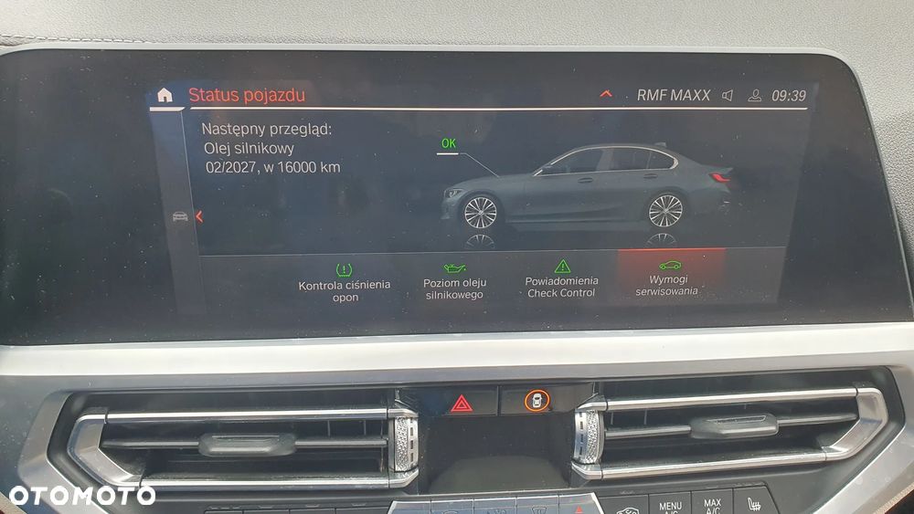 BMW Seria 3 330i xDrive Luxury Line sport - 38