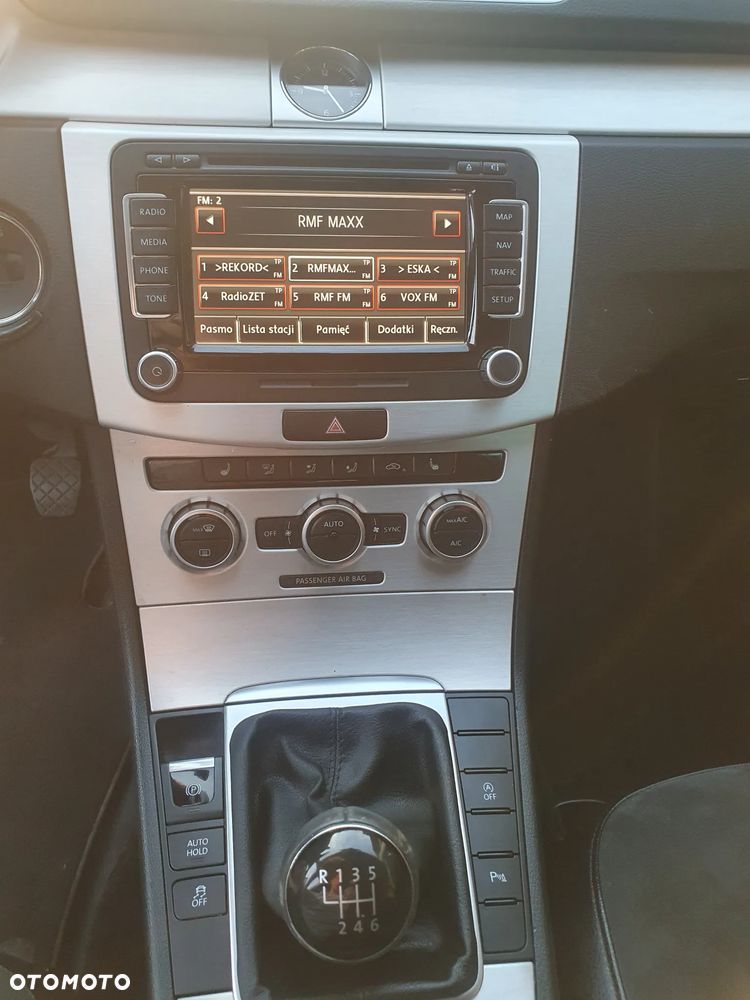 Volkswagen Passat 2.0 TDI Highline - 5