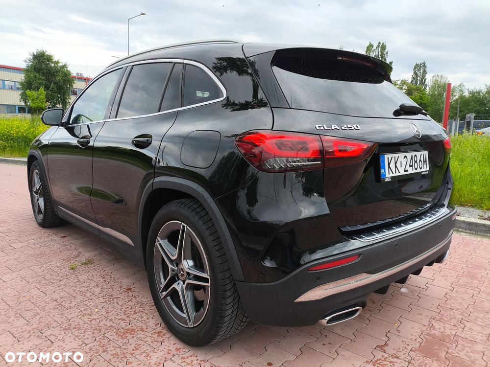 Mercedes-Benz GLA 250 4-Matic AMG Line - 8