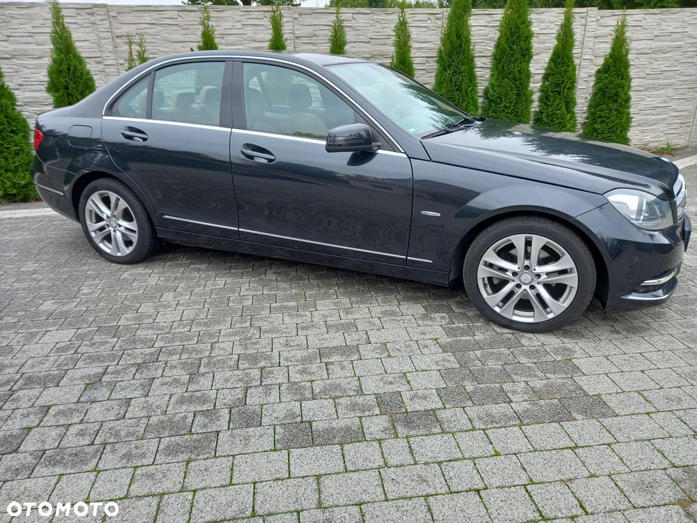 Mercedes-Benz Klasa C 250 CGI Automatik BlueEFFICIENCY Avantgarde - 11
