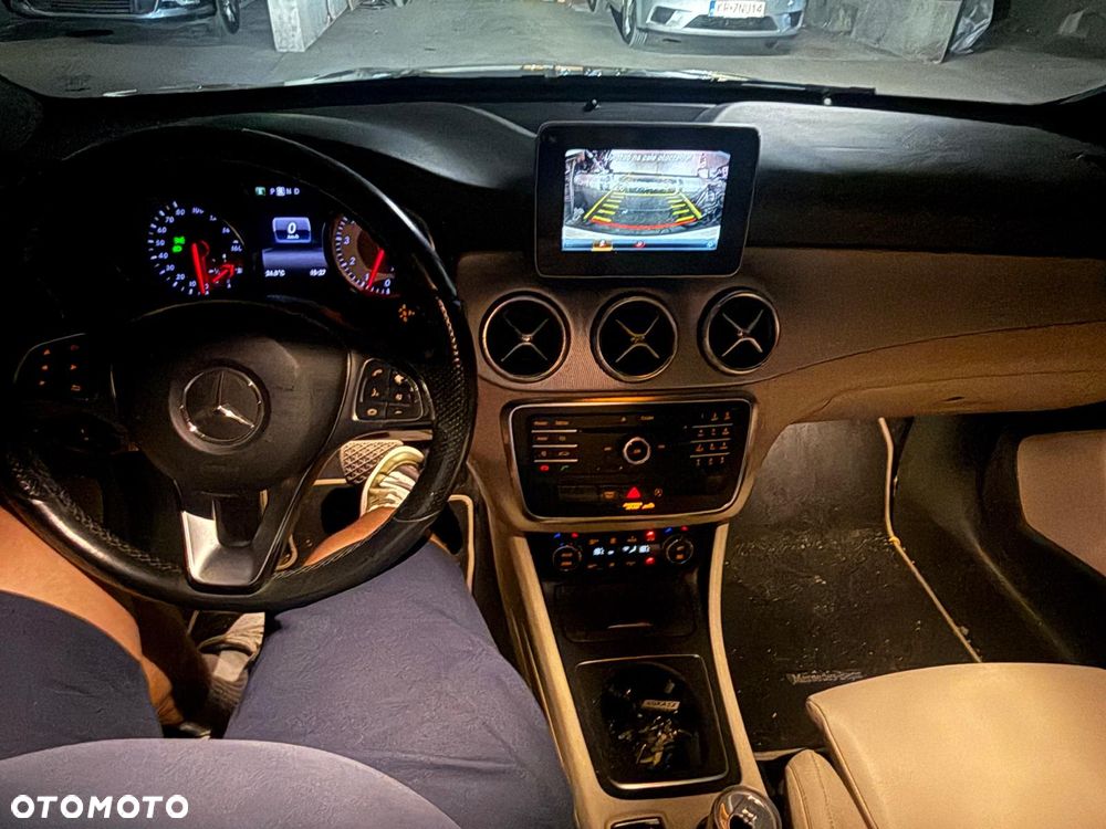 Mercedes-Benz CLA 250 4Matic 7G-DCT UrbanStyle Edition - 8
