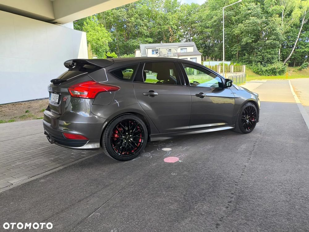 Ford Focus 2.0 EcoBoost ST-2 - 10