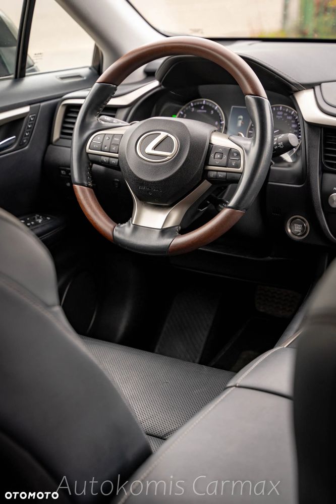 Lexus RX - 17