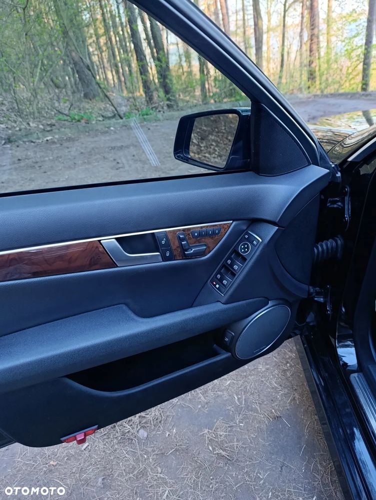 Mercedes-Benz Klasa C 350 Elegance 4-Matic - 15