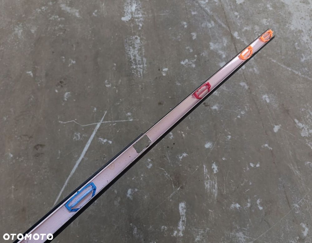 LISTWA DACHOWA PRAWA MERCEDES C KLASA W204 C220 CDI 2.2 - 4