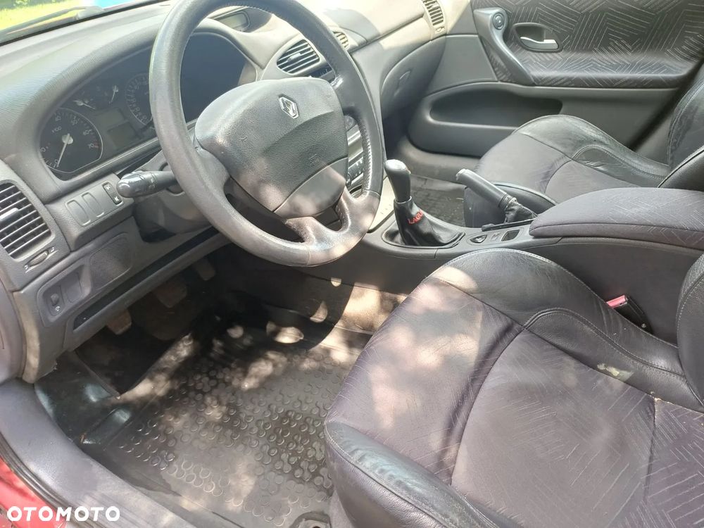 Renault Laguna 1.8 Privilege - 6