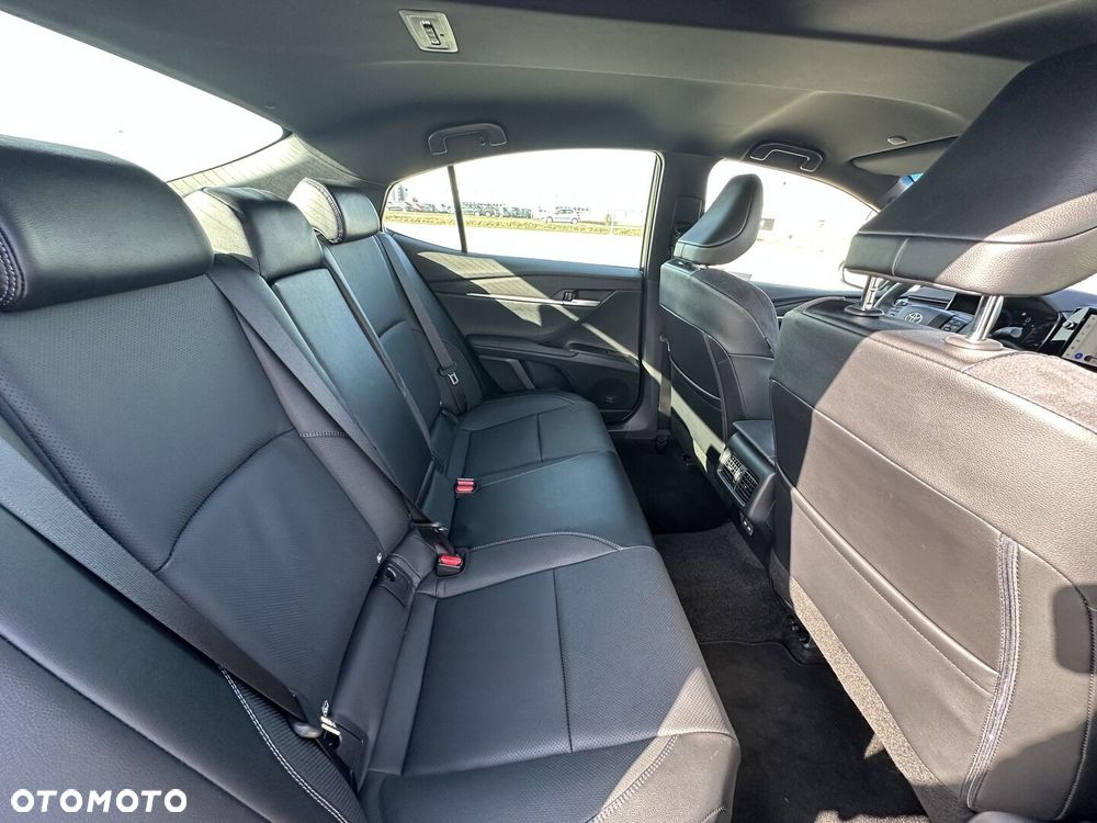 Toyota Camry - 14
