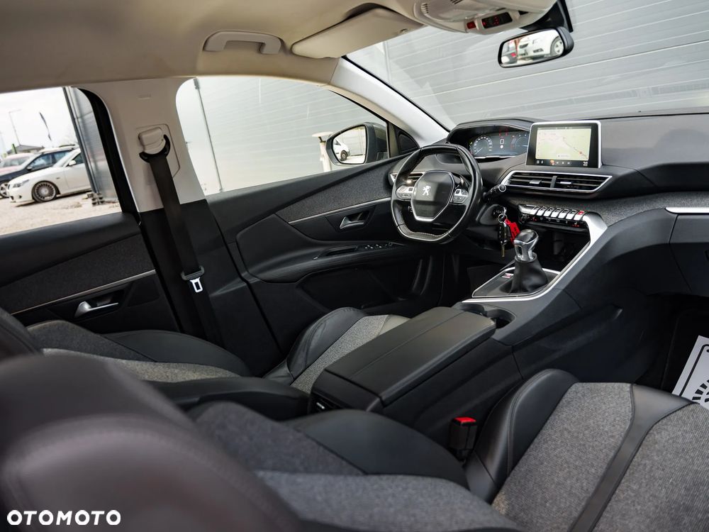 Peugeot 3008 1.5 BlueHDi Allure S&S - 17