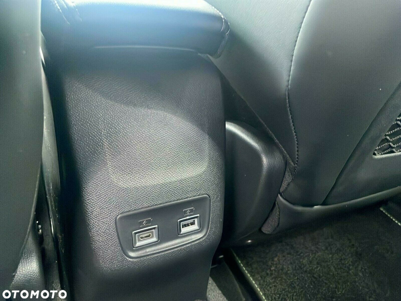 Peugeot 208 - 19