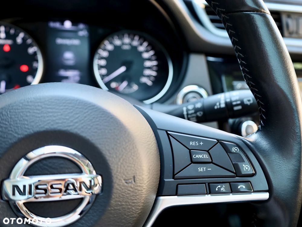 Nissan Qashqai 1.3 DIG-T N-Connecta - 26
