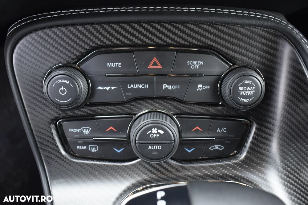 Dodge Challenger - 36