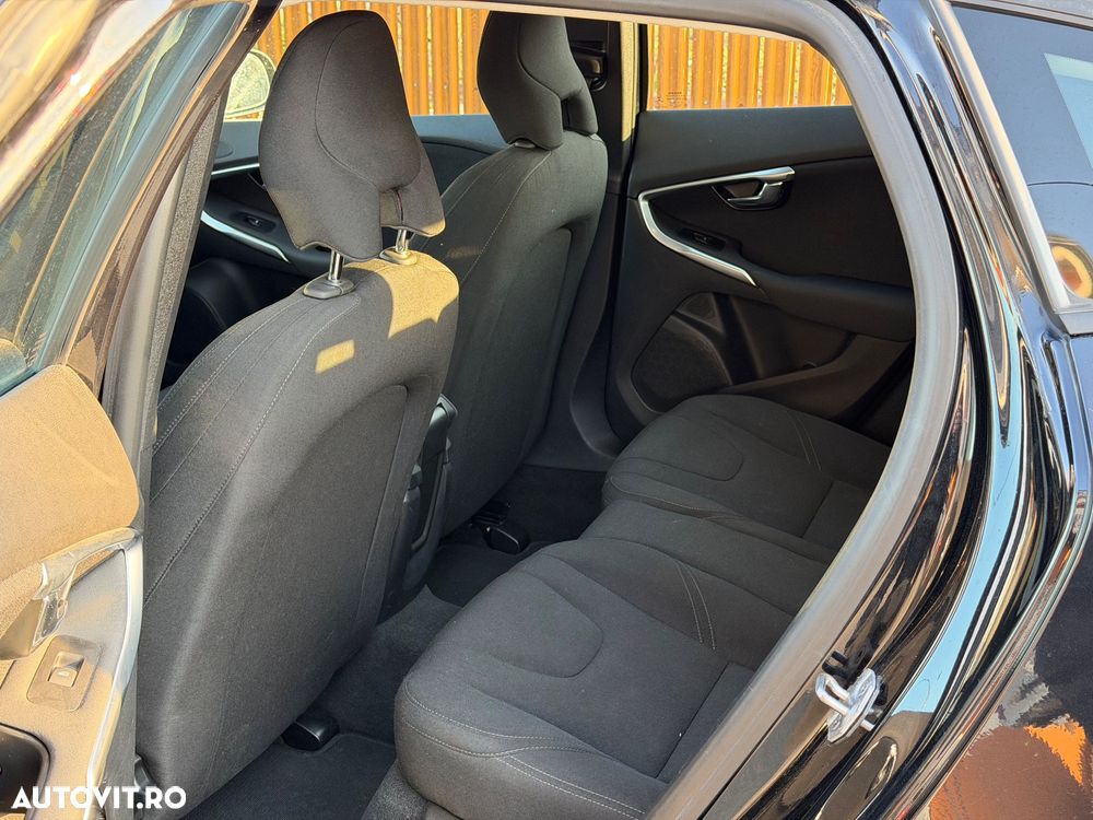Volvo V40 D4 Momentum - 9