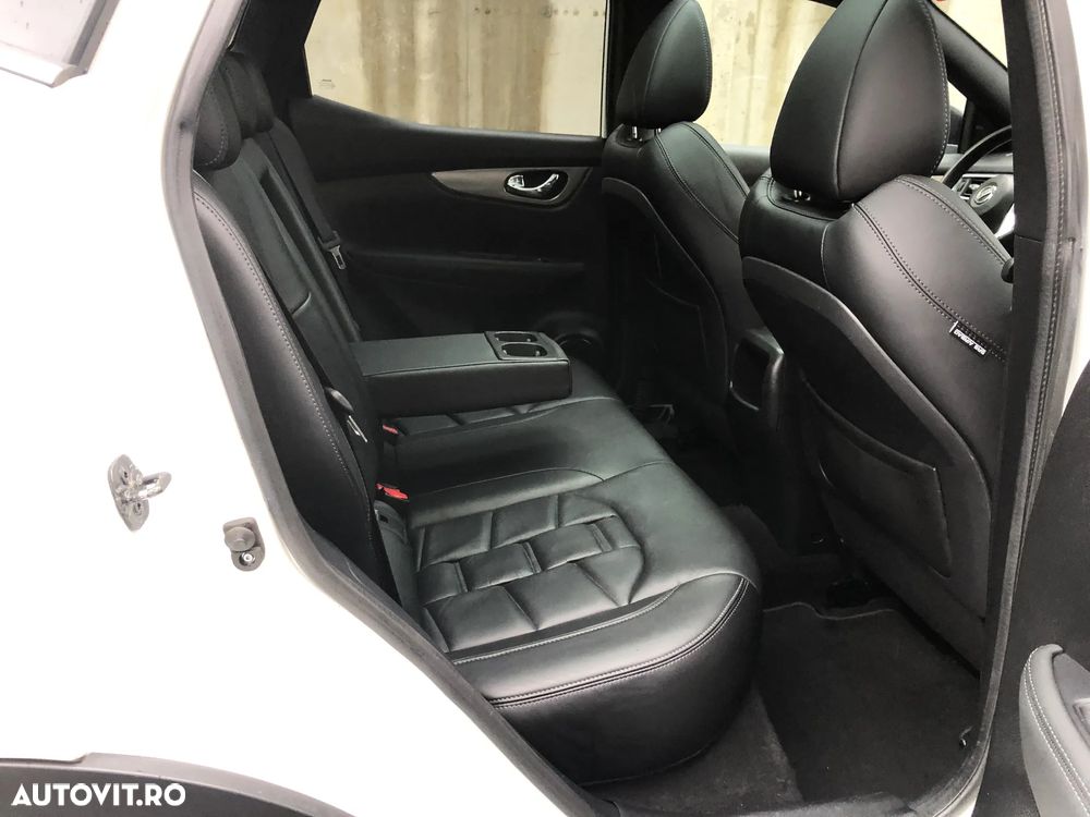 Nissan Qashqai 1.6 DCI Xtronic TEKNA+ - 11