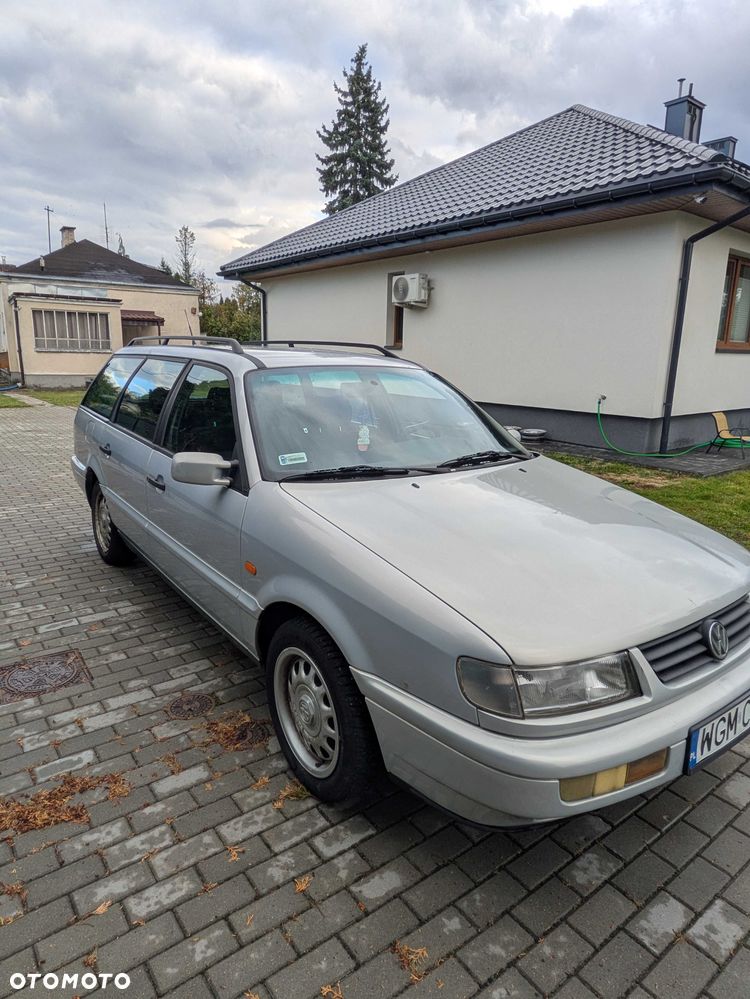 Volkswagen Passat - 1