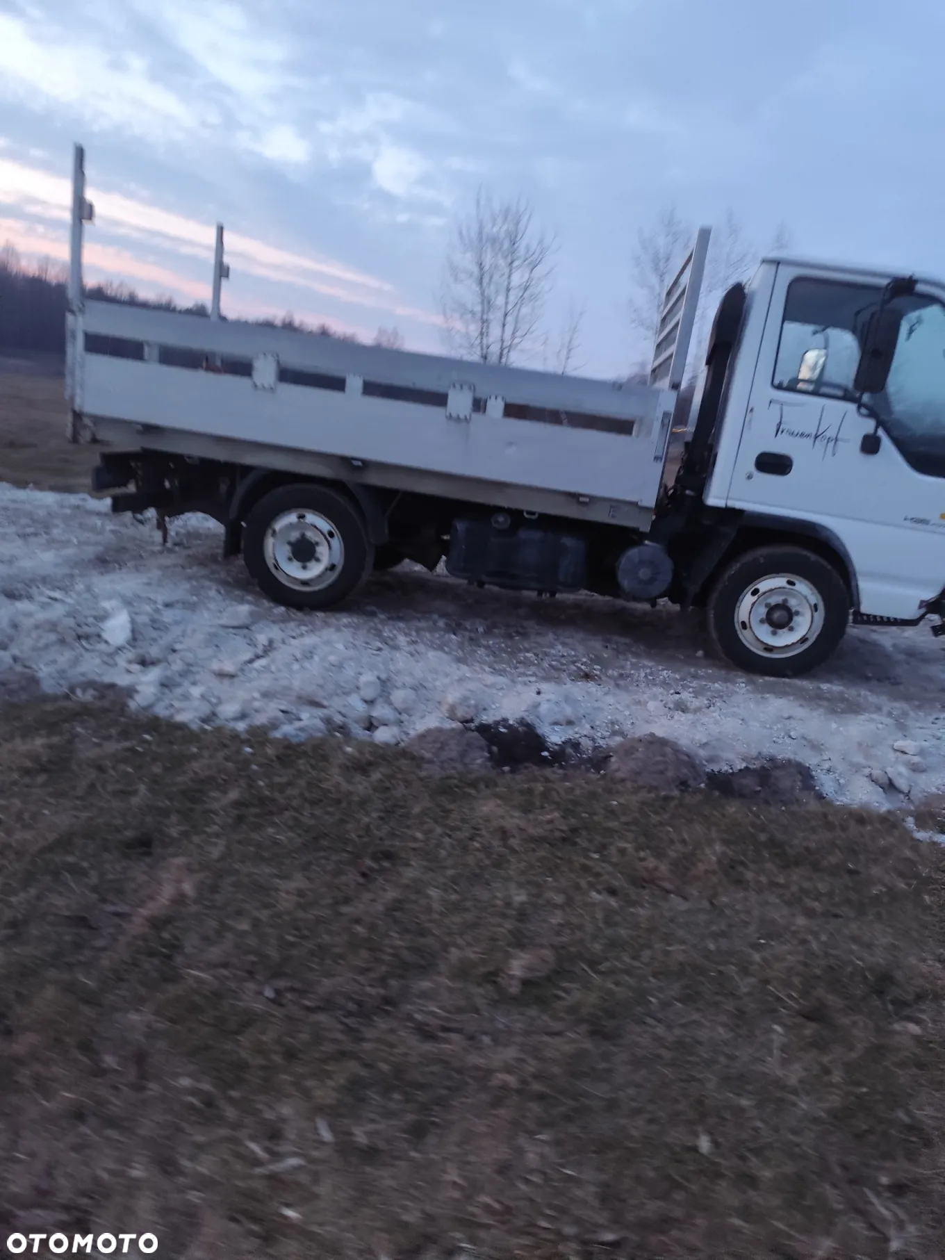 ISUZU seria 2007r NKR NQR 85 3.0 D  131.000 km kabina kompletna Europa szyba podsufitka - 2