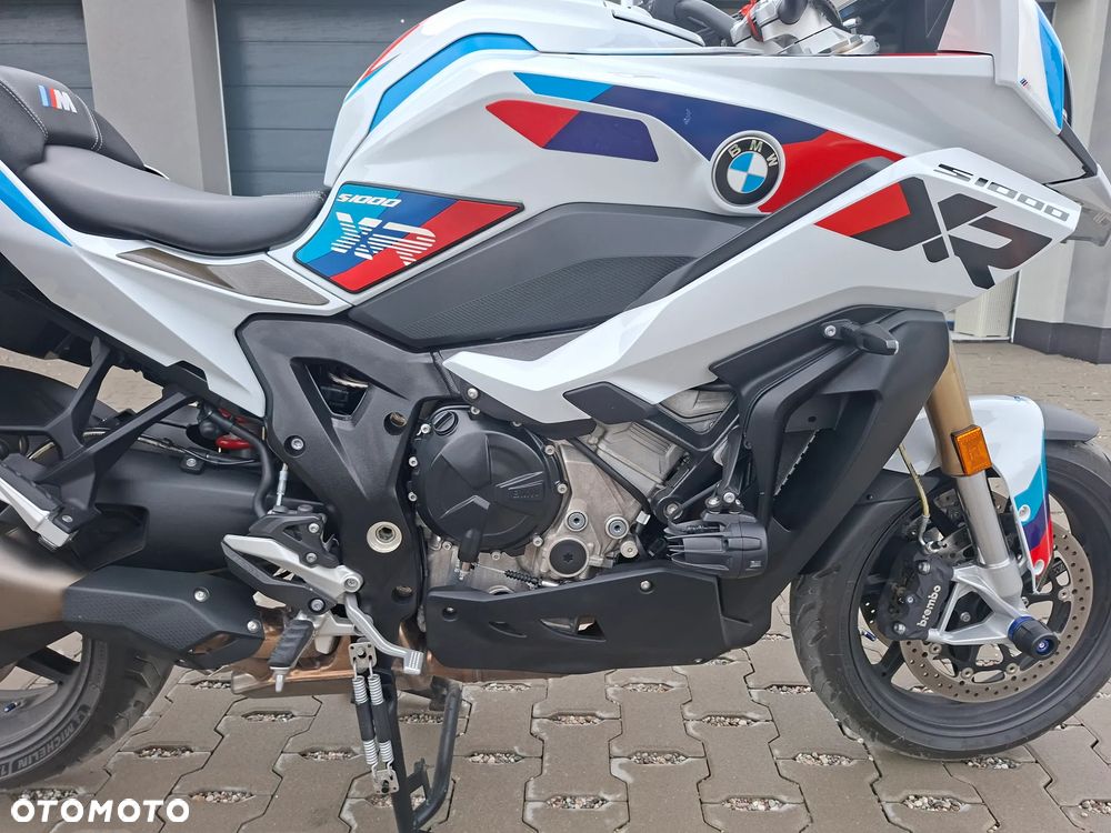 BMW XR - 12