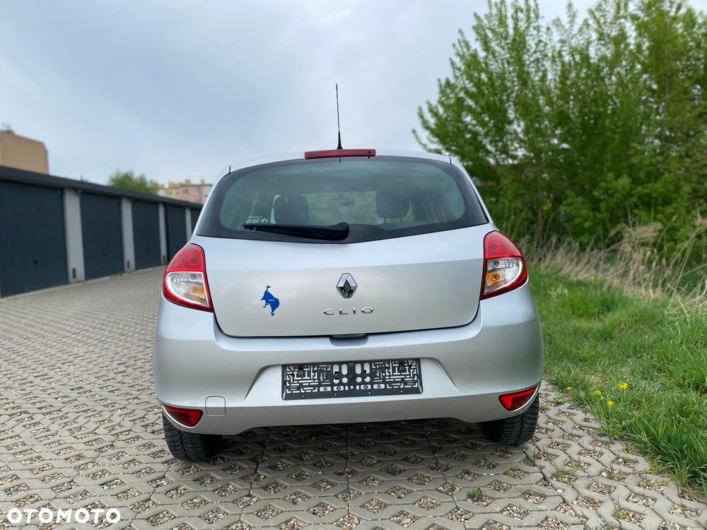 Renault Clio - 14