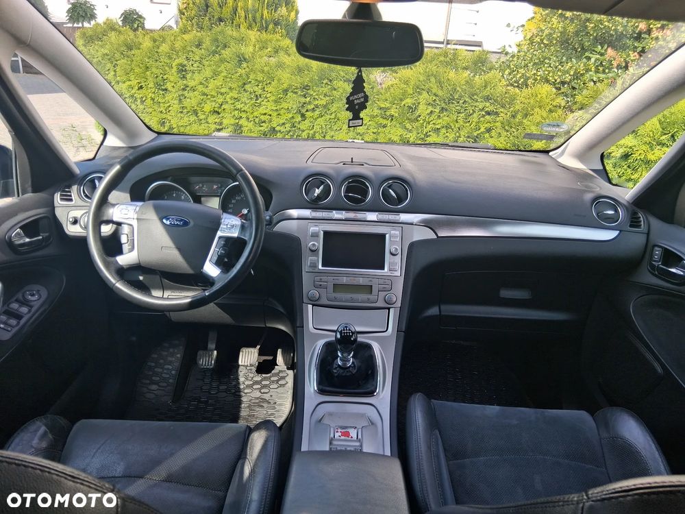 Ford S-Max - 14