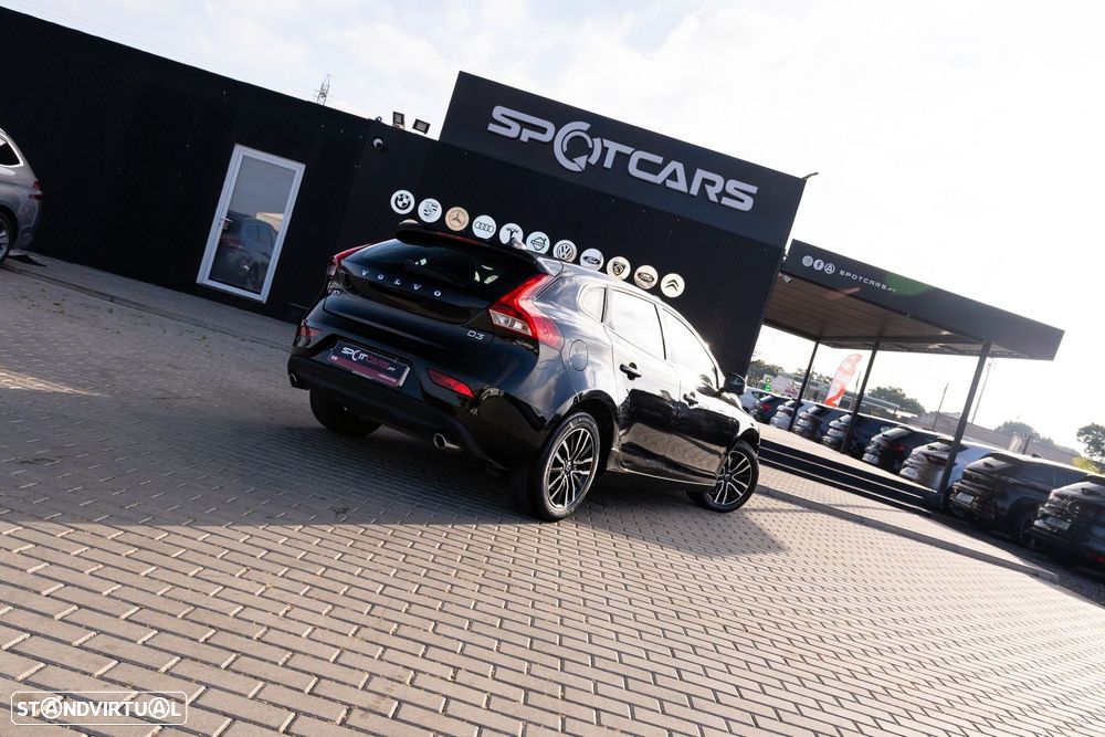 Volvo V40 2.0 D3 Momentum - 6