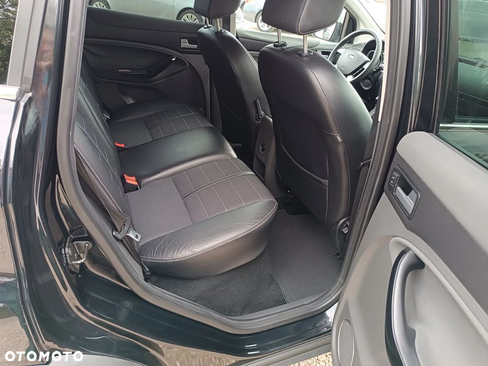 Ford Kuga 2.0 TDCi 4x4 Titanium - 27