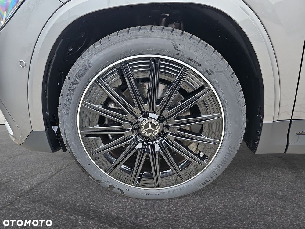 Mercedes-Benz GLA - 9